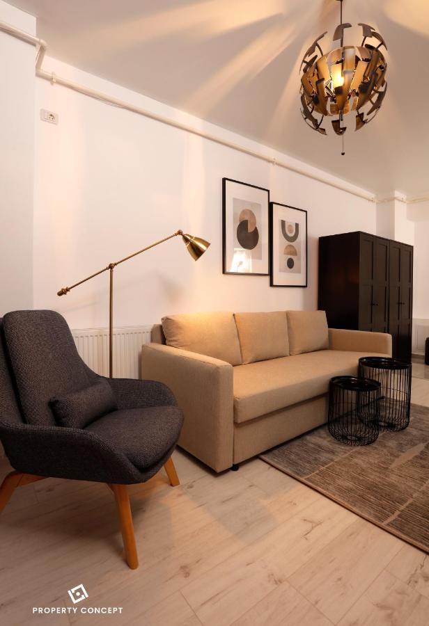 Apartment 112